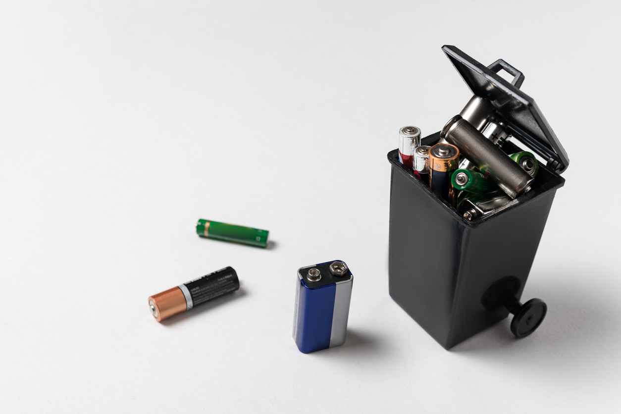 Proper Disposal of Batteries. Lithium Battery Recycling. Battery Recycling Container. Dispose of Batteries PNG.